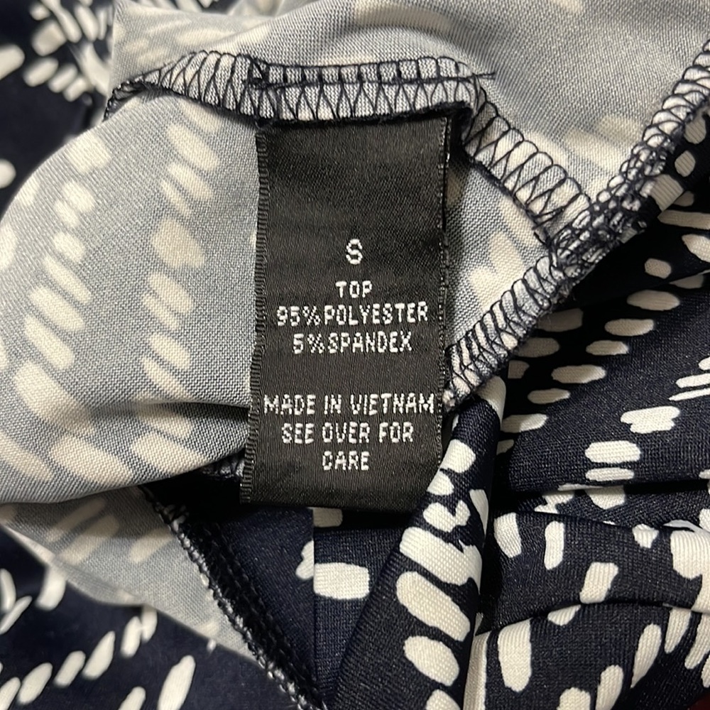 Navy blue blouse chevron dots, size small - Picture 8 of 8